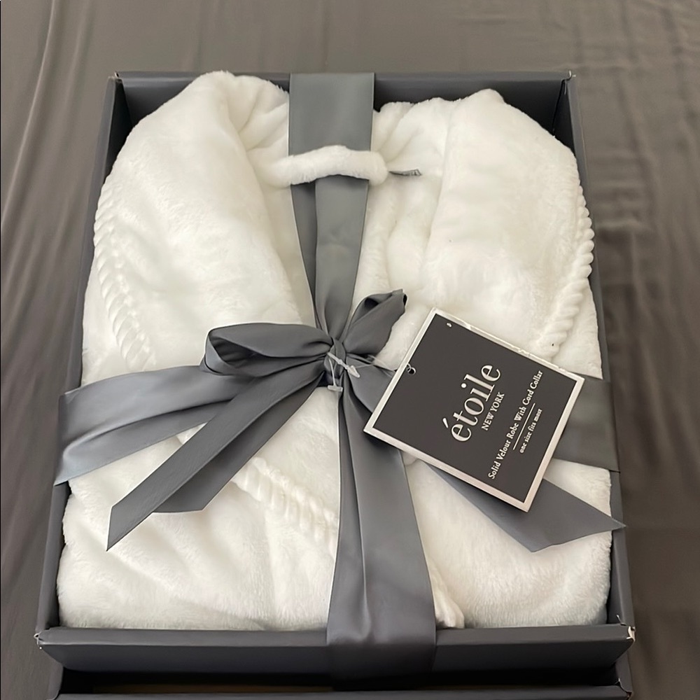Women's White Plush Robe